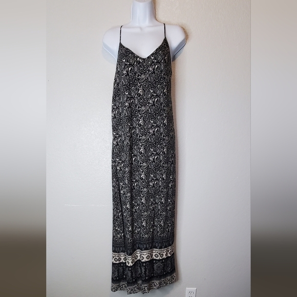 💚5/$25 Black & White Boho Print Maxi Slip Dress Size Small Flowy - Picture 1 of 10